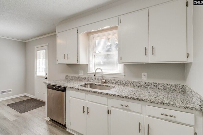 Building Photo - 7712 Burdell Dr