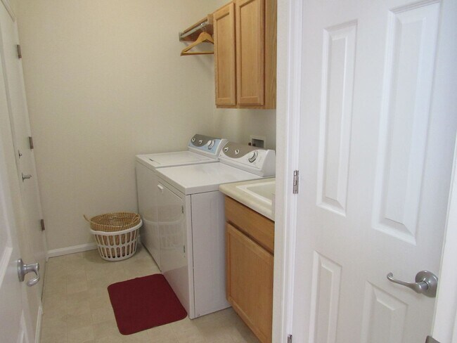 Building Photo - Ranch living in this Spacious Townhome in ...