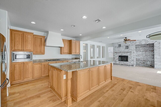 Building Photo - Stunning Rhodes Ranch Four Bedroom