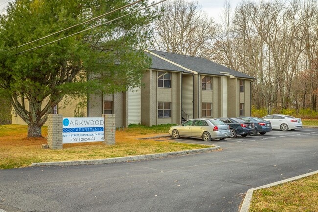 Building Photo - Parkwood Apartments