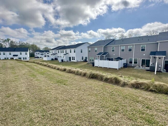 Building Photo - 44 Beachley Pl