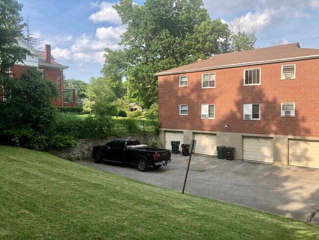 Building Photo - 5927 Cary Ave