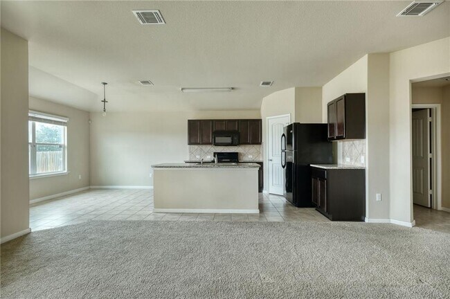 Building Photo - 219 Screech Owl Dr