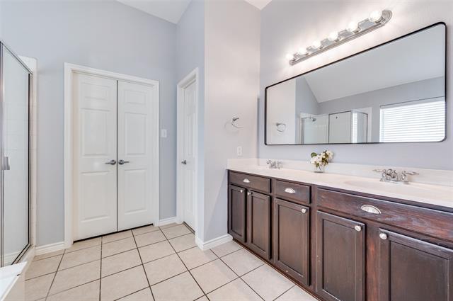 Building Photo - 933 Wenk Ct