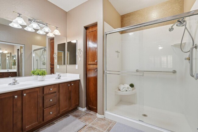 Building Photo - 11725 N Desert Crst Ln