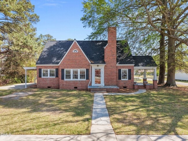 Building Photo - 302 W Main St