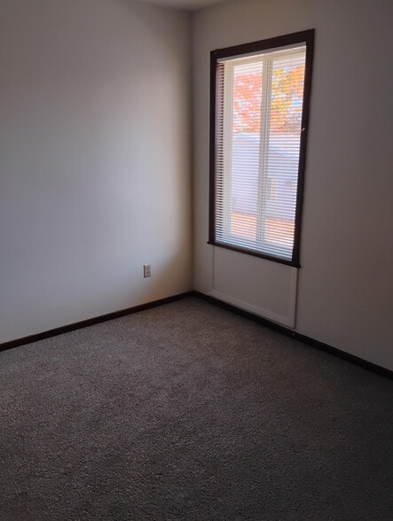 Building Photo - Parkside Apartments