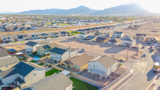 Building Photo - 10716 Drew Pearson Dr