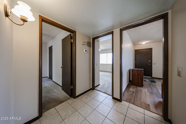 Building Photo - 9714 W Terrace Ln