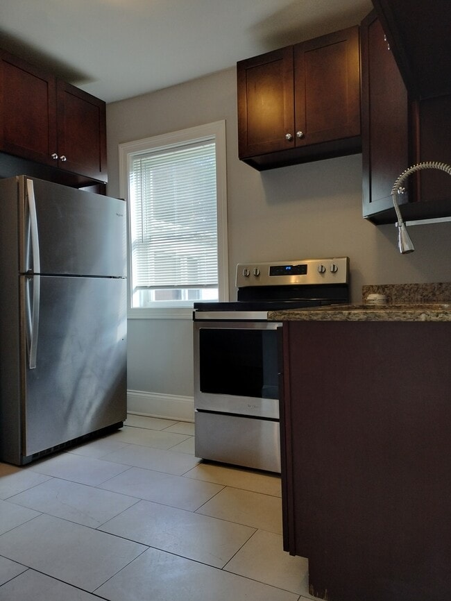 Building Photo - 7408 S Eberhart Ave