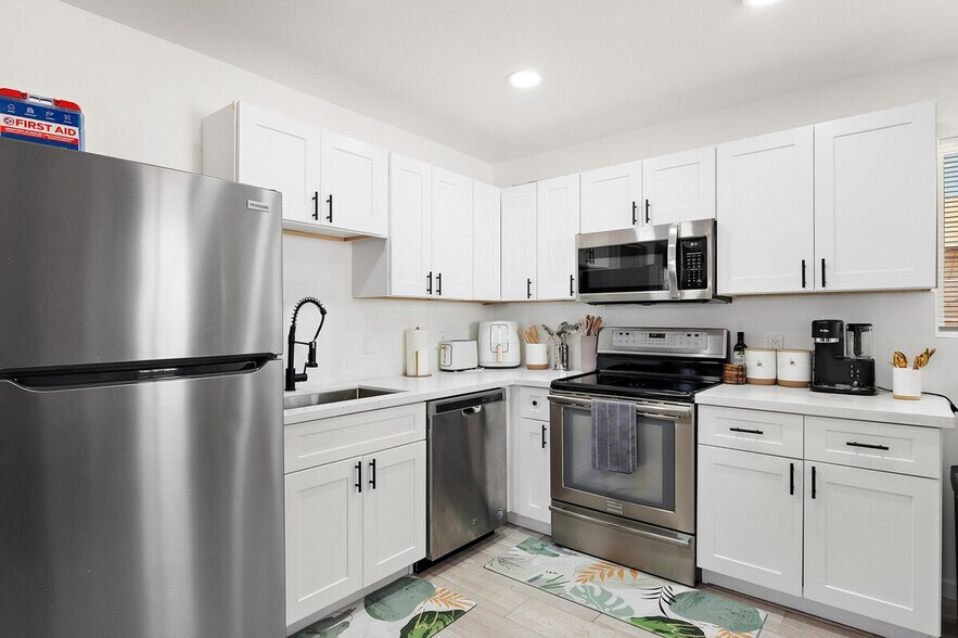 Building Photo - 2223 W Georgia Ave