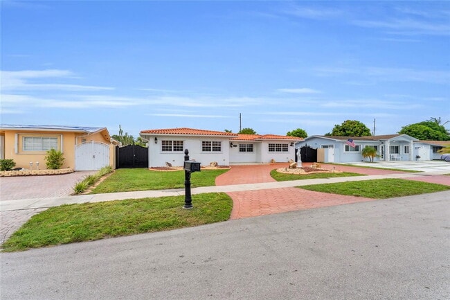 Primary Photo - 11110 NW 61st Ave