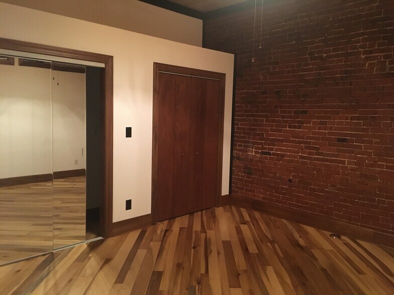 Bedroom - 314 E 4th St