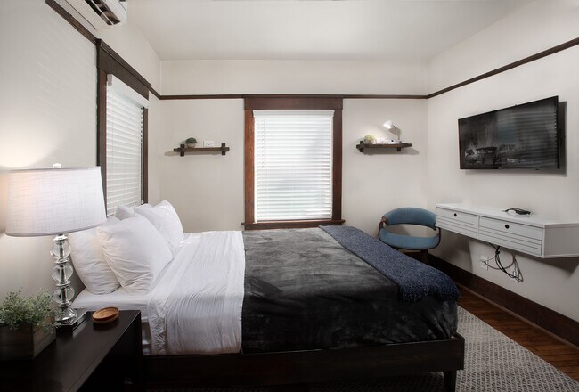 3034 Beech St Bedroom - 1505 Fern Street