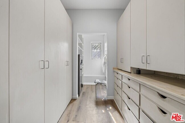 Building Photo - 9213 Warbler Way