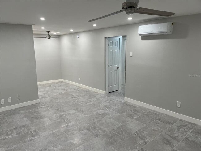 Building Photo - 1605 Pass a Grille Way