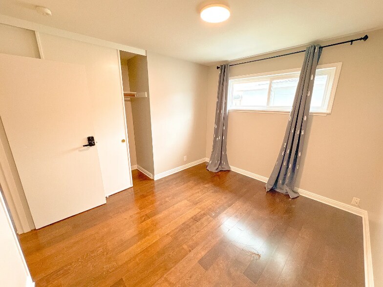 Building Photo - 12 Linden Ave