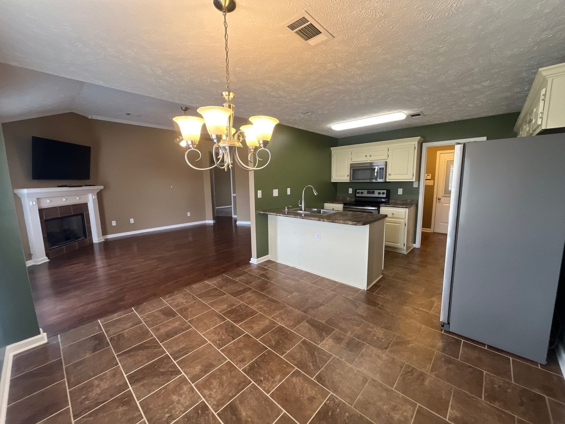 Building Photo - 612 Gettysburg Dr