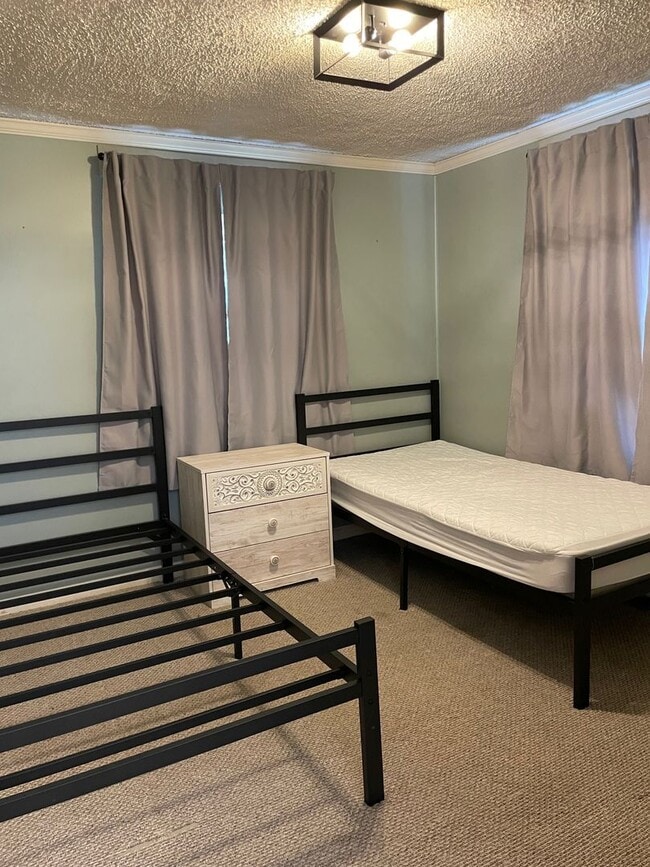 Building Photo - 2 BED, 1 BATH FULLY FURNISHED COTTAGE STYL...