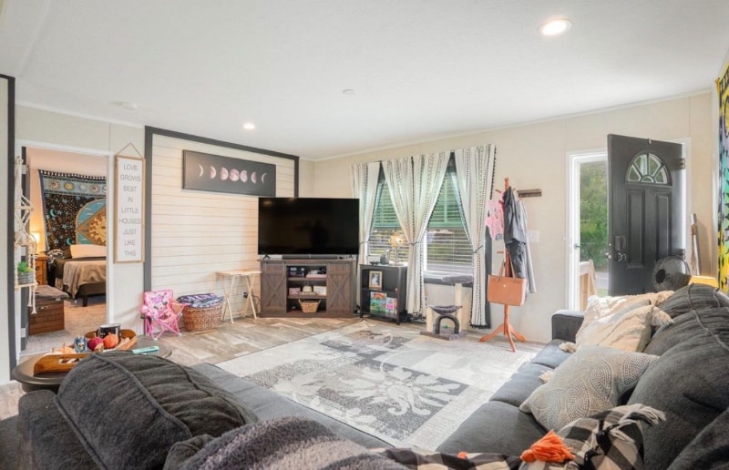 Building Photo - 3824 Wayside Rd