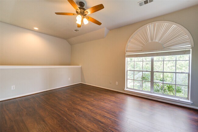 Building Photo - 16814 Benwick Dr