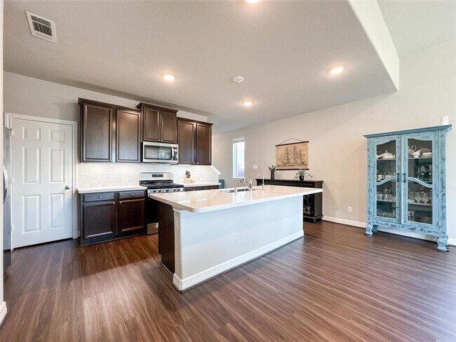 Building Photo - 2206 Islawild Wy
