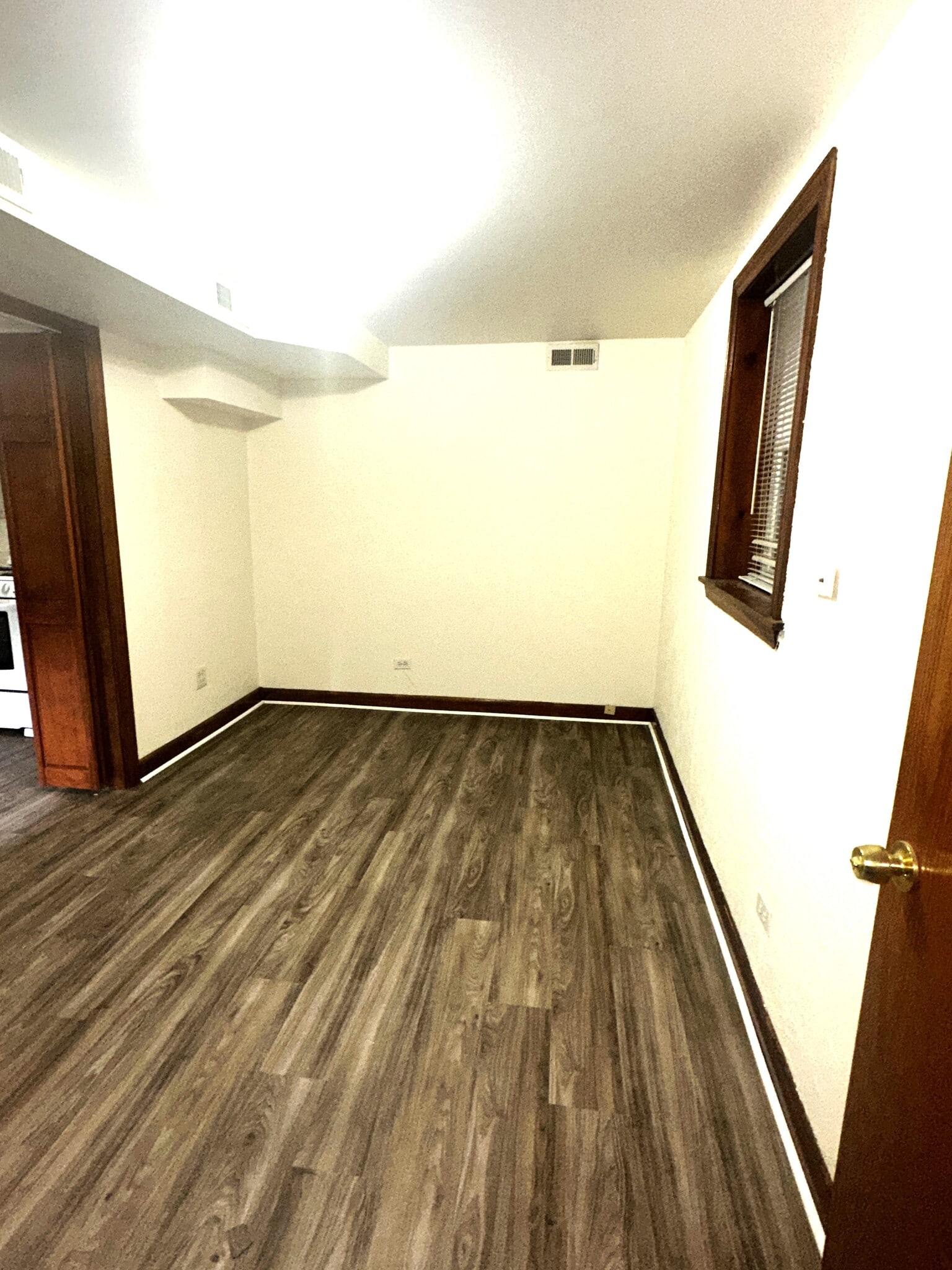 Building Photo - 1328 W Melrose St