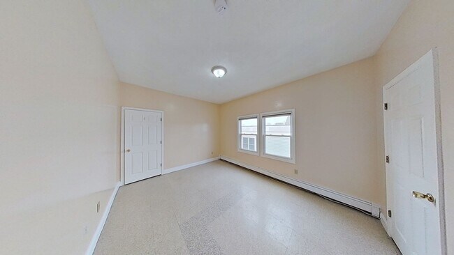 Building Photo - 33 Elmore St