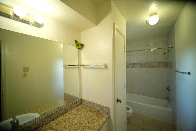 Building Photo - 12327 Bexley Dr