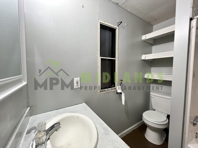 Building Photo - 240 Rister Rd