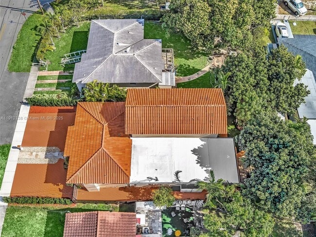 Building Photo - 6460 SW 2nd St