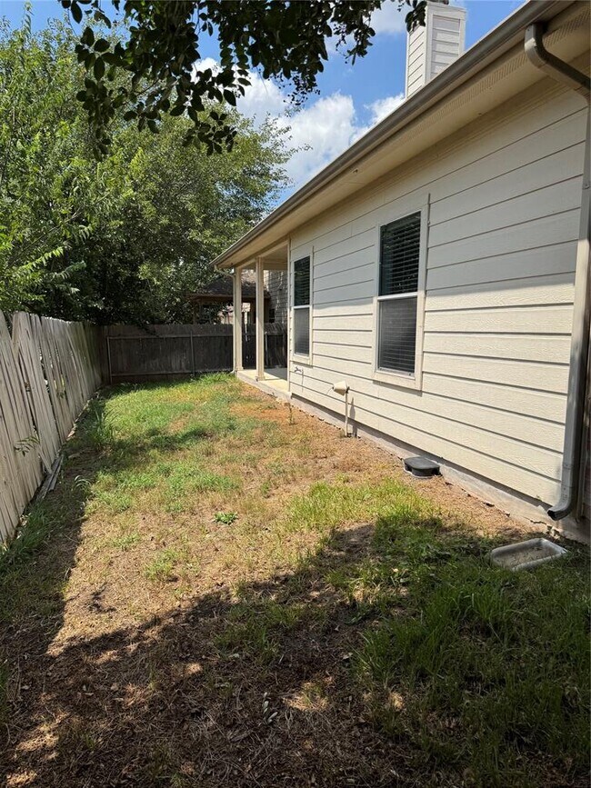 Building Photo - 2306 Brookhollow Terrace