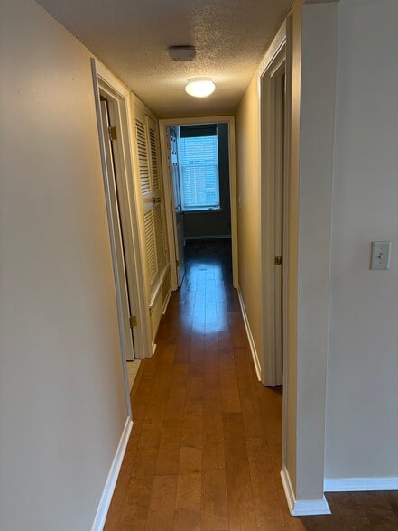 Building Photo - 6617 Poplar Ave