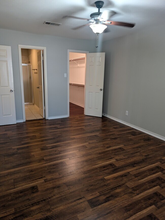 Building Photo - Spacious 3BR 3BA • Attached Garage • Two Patios • Two Primary Suites in Spring