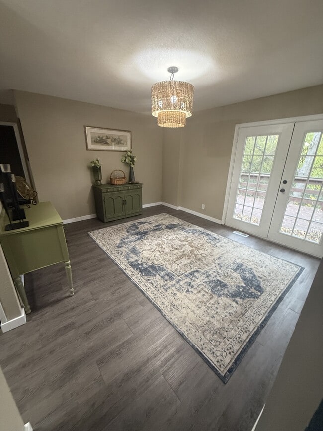 Building Photo - 2404 N Gray St