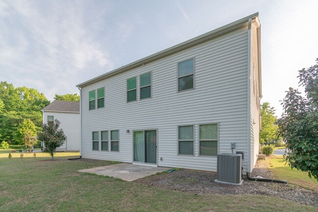 Building Photo - Spacious & Elegant 4 Bedroom Home in Fort ...
