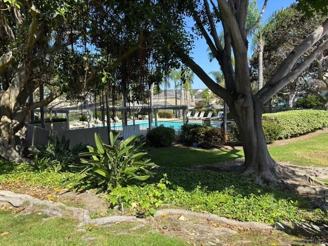 Building Photo - 3525 Caminito Carmel Landing