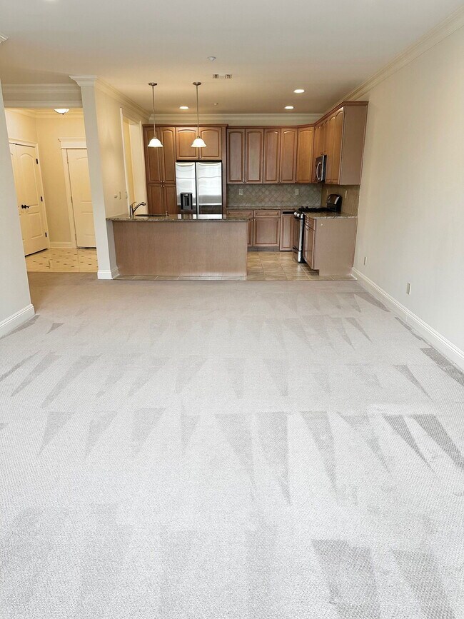Building Photo - Madison Avenue, Park Ridge, NJ 07656 - 2 BR 2 BA condo