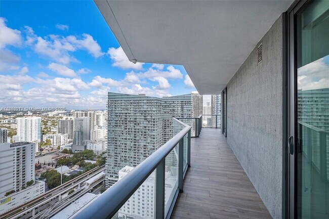 Building Photo - 1300 S Miami Ave