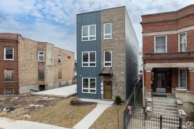 Building Photo - 6227 St. Lawrence