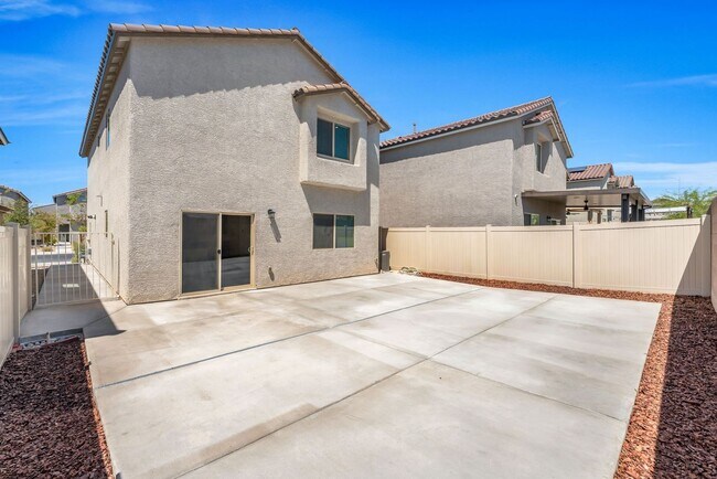 Building Photo - 6844 Toros St