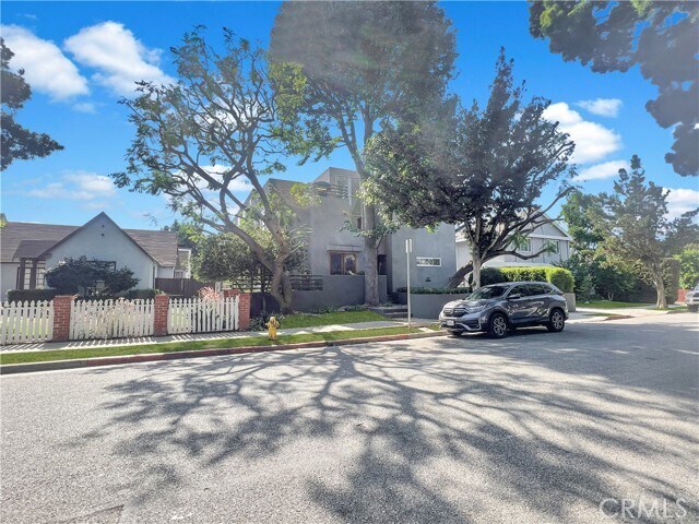 Primary Photo - 2408 34th St