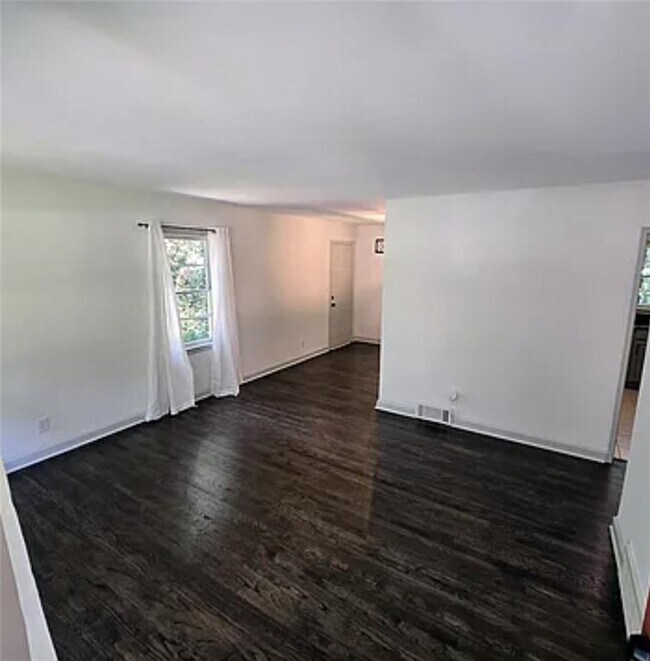 Building Photo - 2863 Catalina Dr