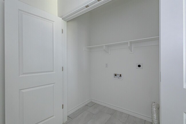 Building Photo - 9912 Kaspar Dr