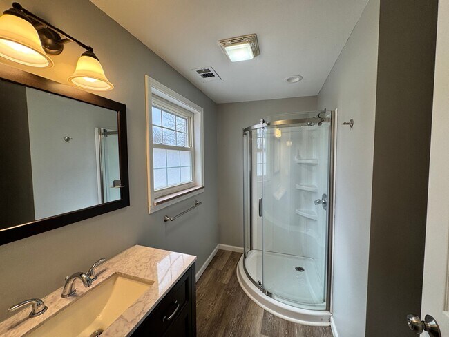 Building Photo - 202 Furbee Dr