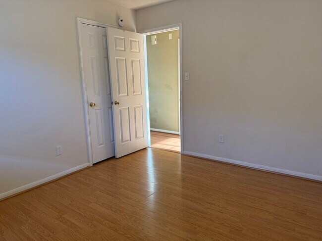 Building Photo - 10811 Cliffton Forge Dr