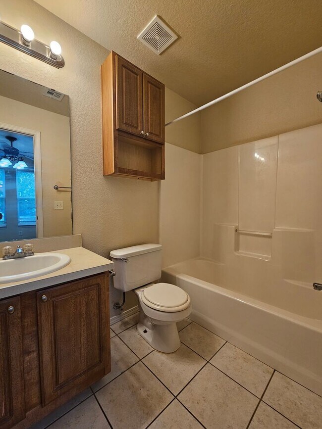 Building Photo - (3) Bed/(2) Bath in Poppy Grove Avail NOW!