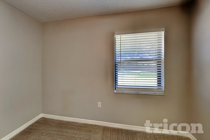 Building Photo - 352 N Fork Pl