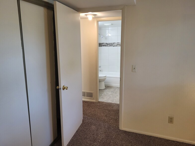 Building Photo - 10594 W 106th Way