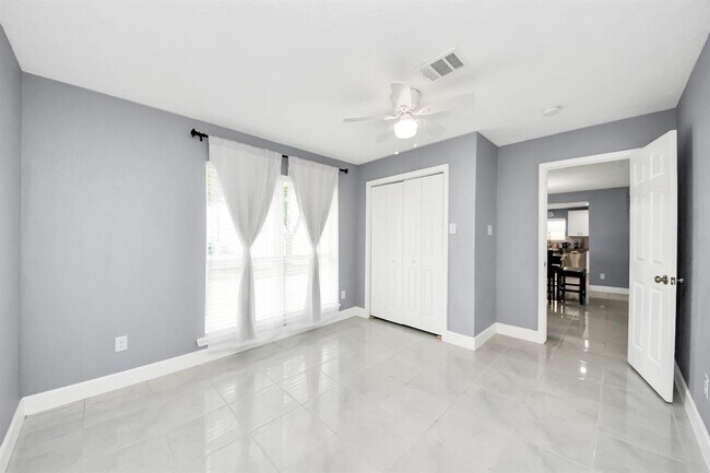 Building Photo - 11218 Sagedowne Ln